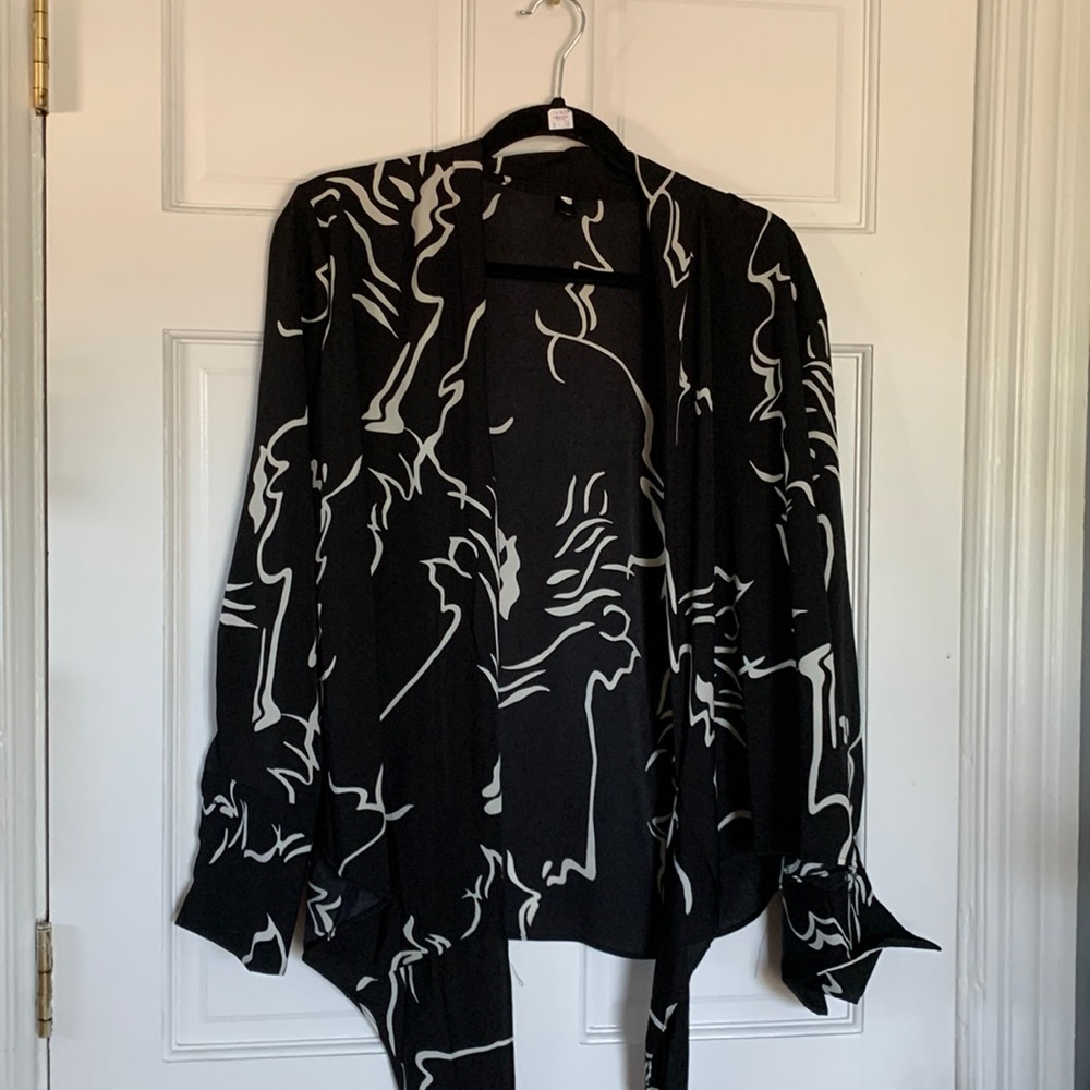 Black and white lightweight wrap dress shirt
